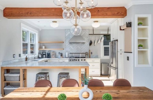 Miller Park House | Charming 4B2B SFH close to CapHill w/Backyard