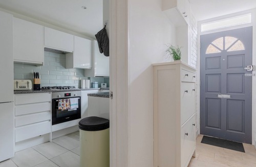 Vauxhall House | Charming 4BD Home, 6 mins from Nine Elms Station