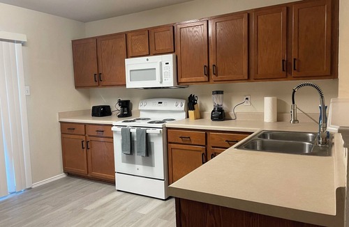 Wetmore House | Charming 4BR Getaway with 130” Theater, WiFi & AC in San Antonio