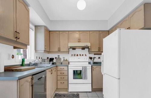 Richmond Hill House | Charming 4BR Home in Richmond Hill Patio WFH Setup