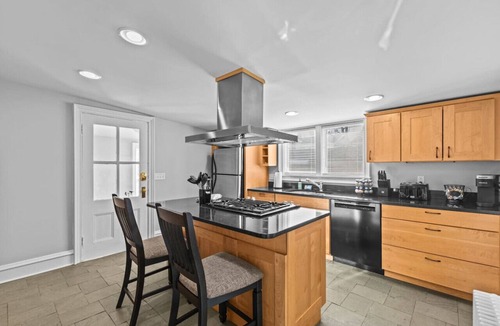 Old North End House | Charming 4BR House - Burlington