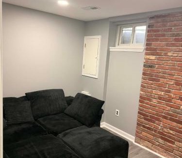 Parkville House | Charming 5 Bed with Spacious Yard with HotTub