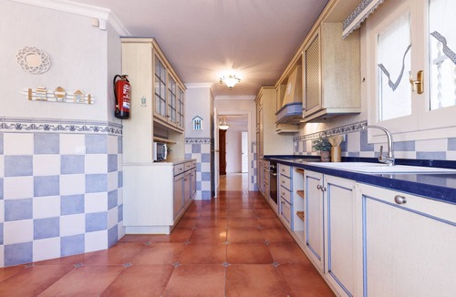 Miami Platja Villa | Charming 5-bedroom villa in Miami Playa 069 VILLA PINO ALTO