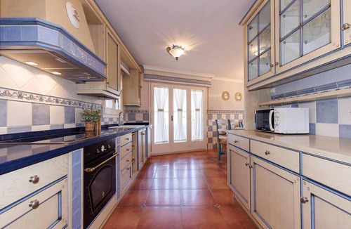 Miami Platja Villa | Charming 5-bedroom villa in Miami Playa 069 VILLA PINO ALTO