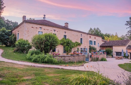 Gavaudun House | Charming 5 ha estate, catering and activities + barn for small events