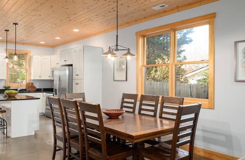 Oakley House | Charming 5-star home near downtown Asheville & Biltmore, fire pit, dog friendly