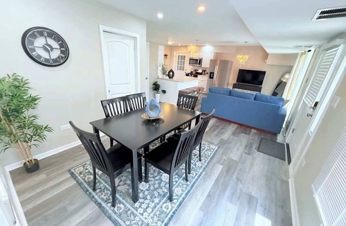 Franklin Park House | Charming 5BD 2BA with spacious yard near O'hare