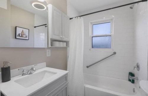 Franklin Park House | Charming 5BD 2BA with spacious yard near O'hare