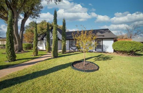 Plano House | Charming 5BD-3BA in the Heart of Plano -Sleeps 10