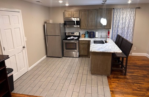 Glencliff House | Charming 5BR 5BA ALL-ONE-LEVEL Home Backyard Large Driveway 10mins DNTWN AIRPORT