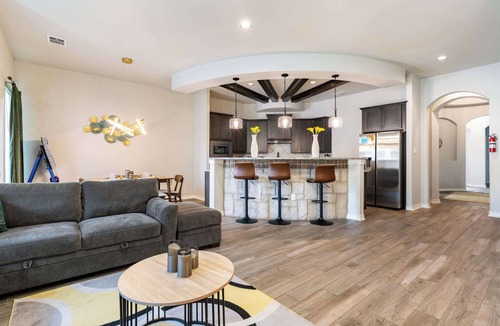 Medina Valley House | Charming 5BR Retreat Near Trails & Shops