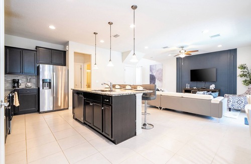 Four Corners House | Charming 5BR Villa at Windsor Westside w/Private Pool, BBQ – Ideal for Families