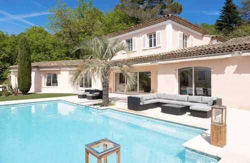 Mouans-Sartoux Villa | Charming 6-bedroom villa
