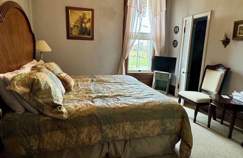 Boonville Bed & Breakfast | Charming 6-bedroom bed & breakfast in Boonville NY, with amazing views!
