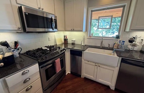 Grove House | Charming 6-bedroom house in serene Grove , OK perfect for families
