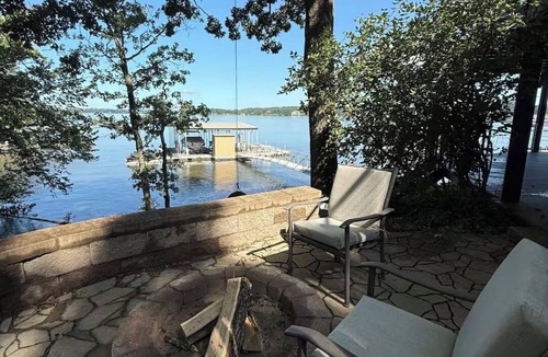 Grove House | Charming 6-bedroom house in serene Grove , OK perfect for families