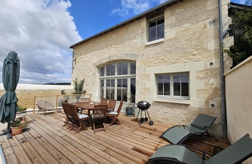 Avon-les-Roches Cottage | Charming 6-Person Cottage with Private Pool and Garden, Avon-les-Roches