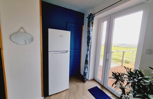 Sains-du-Nord Cottage | Charming 7-Bedroom Farmhouse with Garden, Horse Facilities, and Proximity to Val Joly Attractions