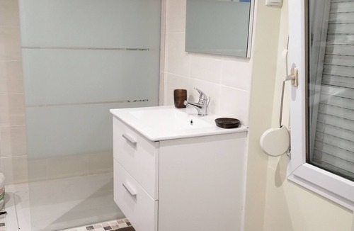 Giberville House | Charming 70m2 town house 15kms from the sea and 4 kms from Caen. Parking