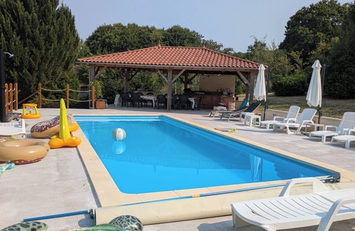 Bussiere-Galant House | Charming 8 Bed Retreat Perfect for Group Getaways. Edge of village.