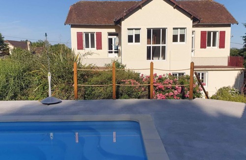 Bussiere-Galant House | Charming 8 Bed Retreat Perfect for Group Getaways. Edge of village.