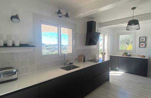 Le Tignet Villa | Charming 8 room villa with private pool overlooking hills