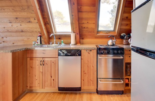 Gearhart House | Charming A-Frame with Entertainment, Free WiFi - Easy Beach & Golf Access