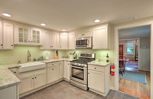 Stockton House | Charming Abode w/Patio - Walk to Town + River!