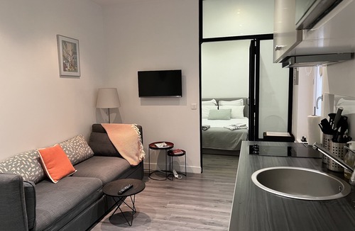 15th Arrondissement Apartment | Charming & absolutely quiet flat, ideally located rue du Commerce