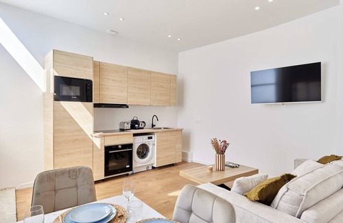 Amerique Apartment | Charming AC apartment - Buttes Chaumont Park