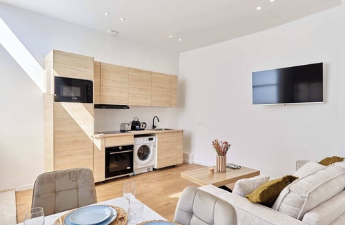 Amerique Apartment | Charming AC apartment - Buttes Chaumont Park