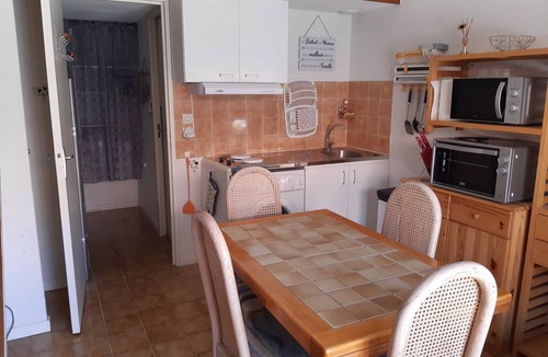 Port Leucate Villa | Charming AC Villa by the Lagoon, 4 Guests, Terrace, Parking, Near Beach