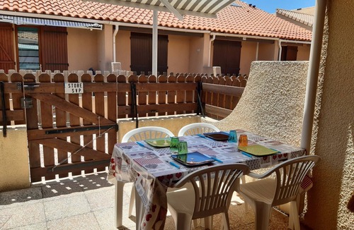 Port Leucate Villa | Charming AC Villa by the Lagoon, 4 Guests, Terrace, Parking, Near Beach