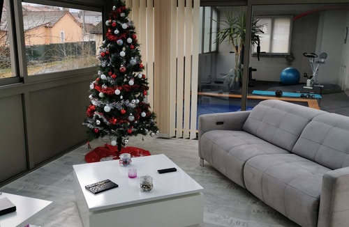 Montceau-les-Mines Apartment | Charming accommodation with swimming pool and jacuzzi.