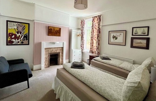 Bognor Regis House | Charming & Accessible ~ Walk to Beach ~ Games Room