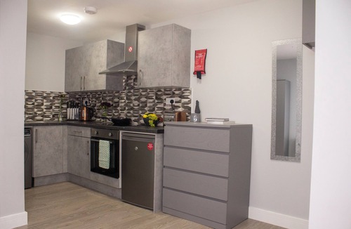 West Bromwich Apartment | Charming Accommodation Close to Birmingham