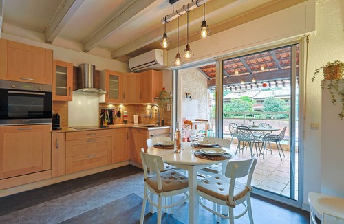 Le Pradet Apartment | charming accommodation swimming pool terrace