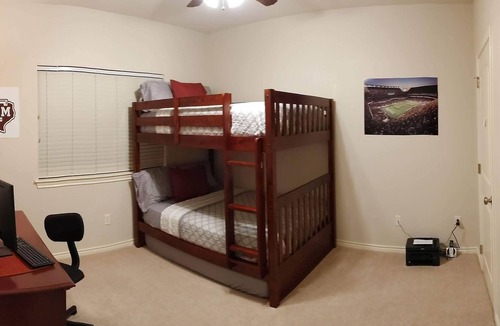 College Station House | Charming Aggieland getaway
