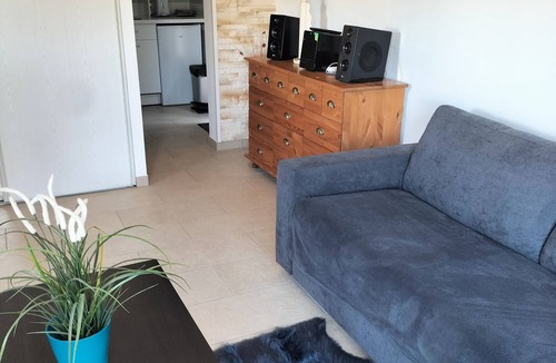 Evenos Apartment | Charming air-conditioned studio with swimming pool for 2 people