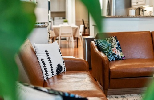 Valley Ranch House | Charming Airport Retreat w/Grill & Hammock Oasis
