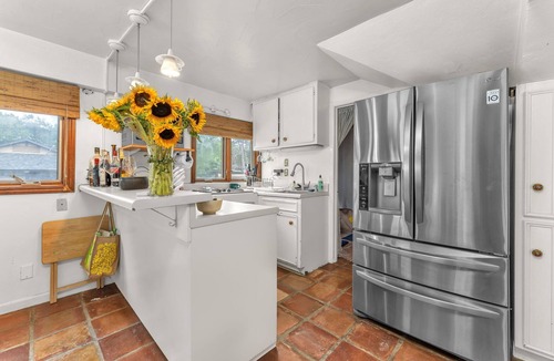 Oak Park - Northwood Apartment | Charming Alamo Heights Studio