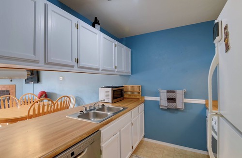 Turnagain House | Charming Anchorage Home w/Grill + Deck!
