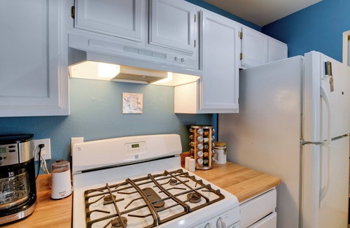 Turnagain House | Charming Anchorage Home w/Grill + Deck!
