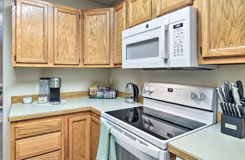 Abbott Loop House | Charming Anchorage Townhouse w/Fire Pit!