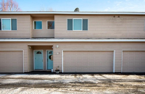 Abbott Loop House | Charming Anchorage Townhouse w/Fire Pit!
