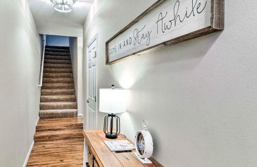Abbott Loop House | Charming Anchorage Townhouse w/Fire Pit!