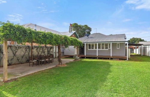 Muswellbrook House | Charming and centrally located cottage