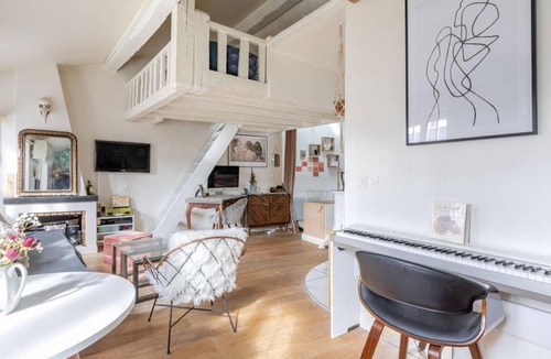 Quartier de la Monnaie Apartment | Charming and Chic Home - Notre Dame
