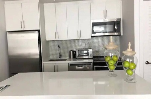 Big Bay Point Condo | Charming and cozy, 1BR Professionally decorated