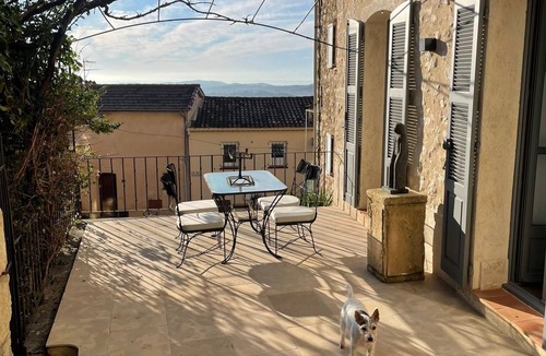 Chateauneuf-Grasse Apartment | CHARMING AND LUXURIOUS APARTMENT